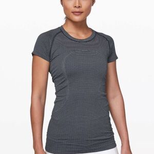 Lululemon Swiftly Tech Short Sleeve Crew Shirt Navy White Sz 6